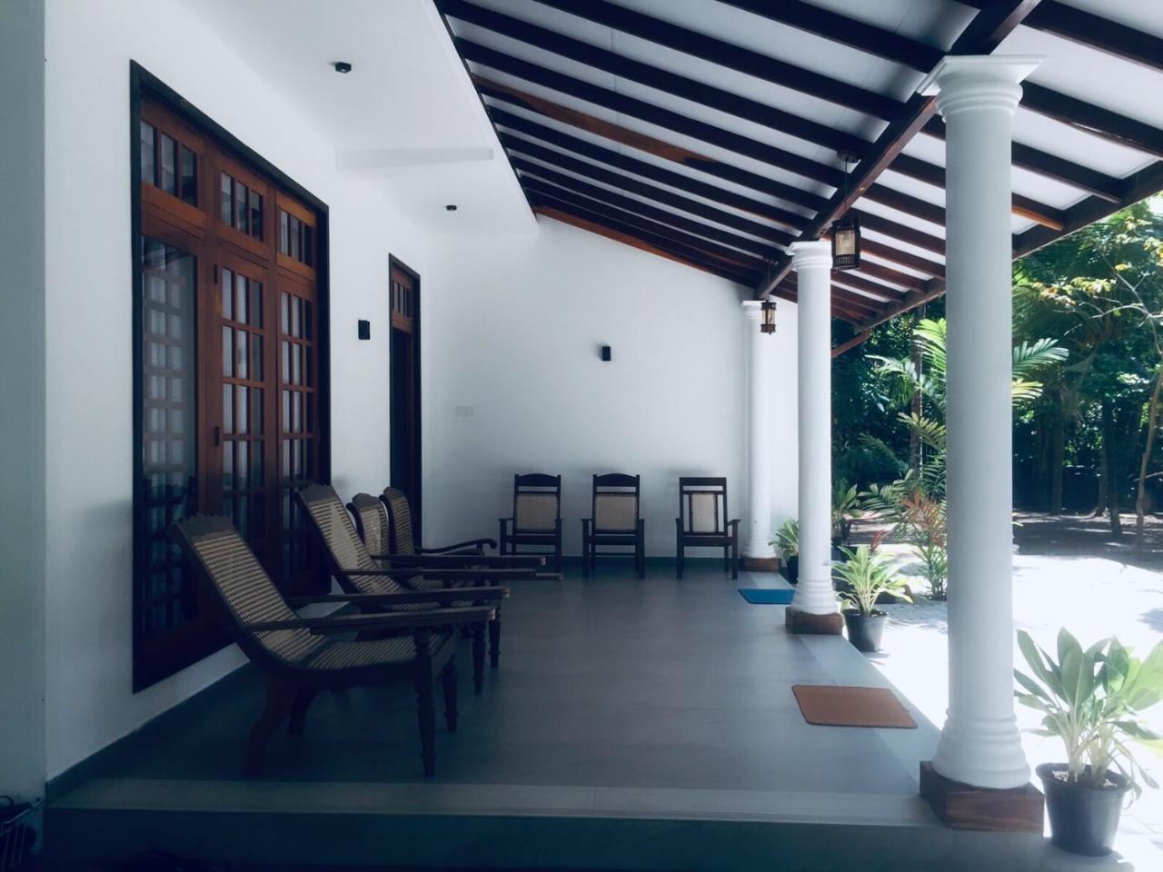 Hotel Casa Blanca Ahangama Esterno foto