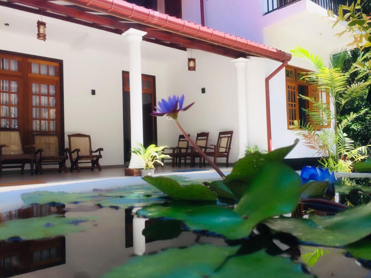 Hotel Casa Blanca Ahangama Esterno foto